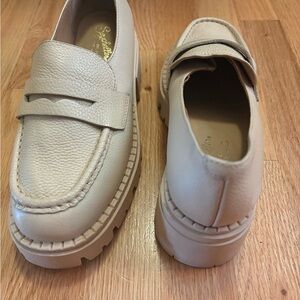 Seychelles Cream Penny Loafer - Classic Slip-On Shoe